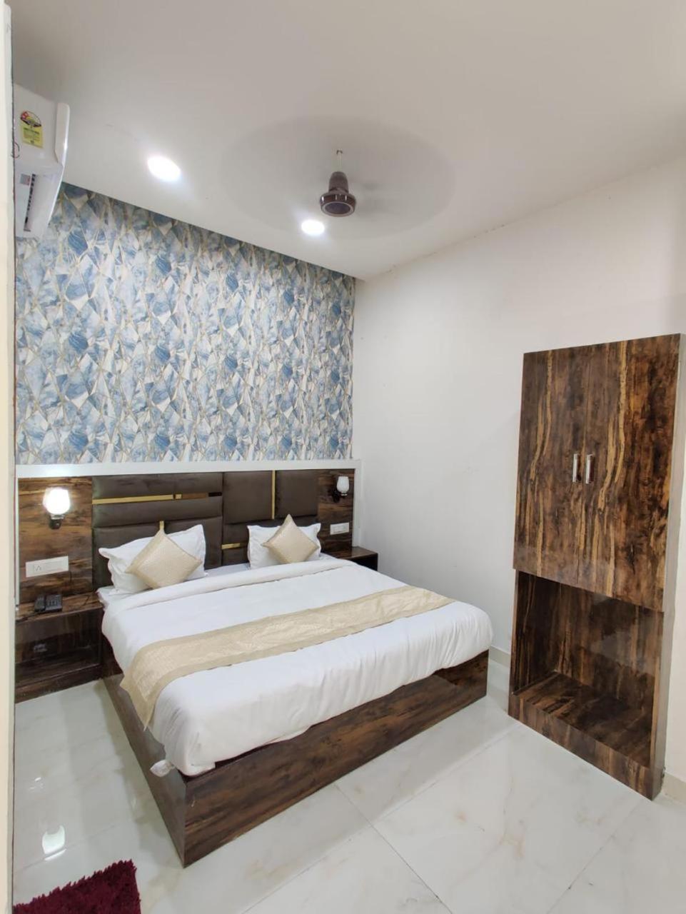 Hotel Gs Amritsar 200 Mtr From Golden Temple Εξωτερικό φωτογραφία
