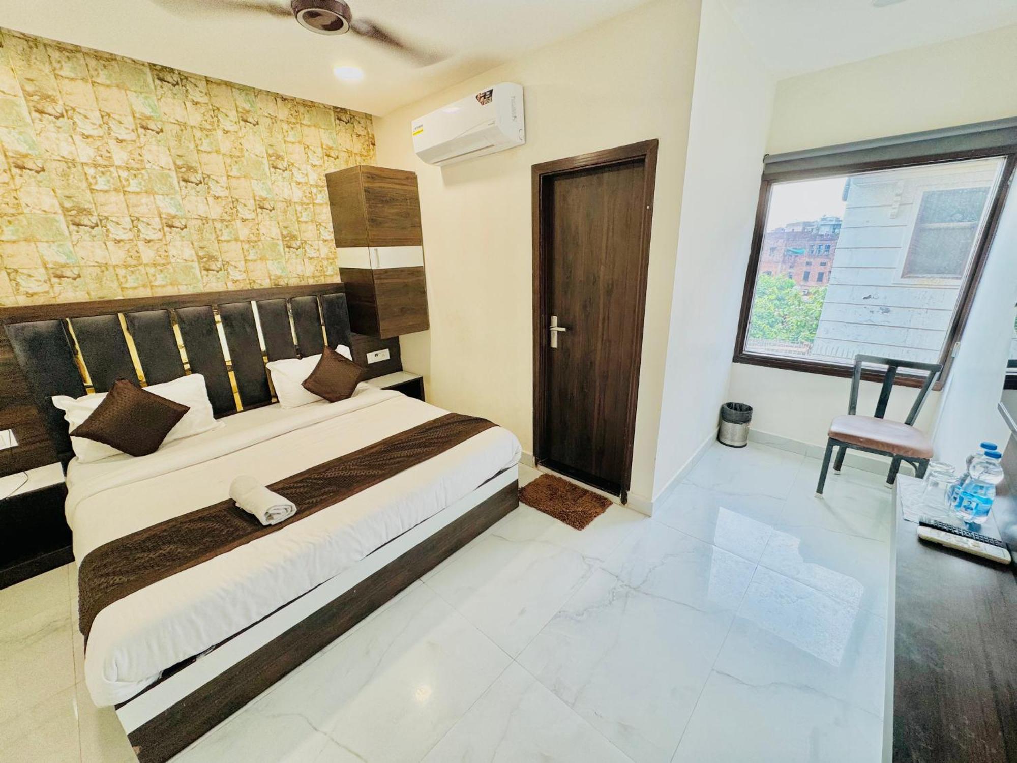 Hotel Gs Amritsar 200 Mtr From Golden Temple Εξωτερικό φωτογραφία